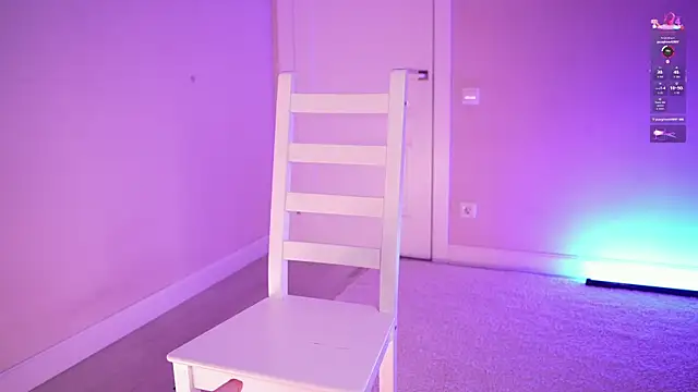 Miablueye online show from April 6, 11:33 am