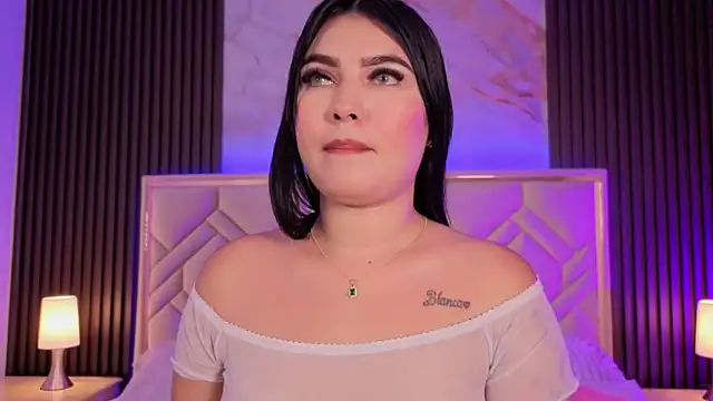 MiaaFarrel online show from April 14, 7:25 pm