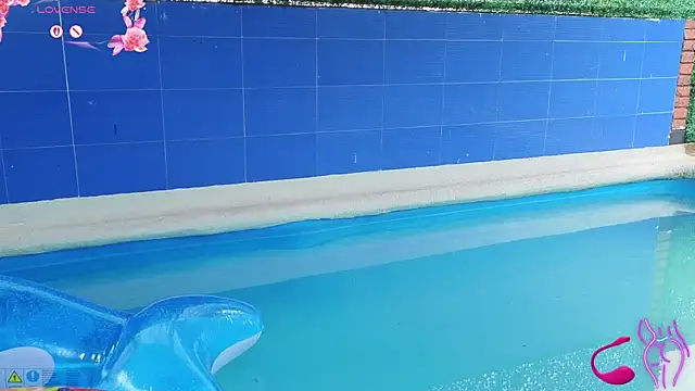 MiaaFarrel online show from April 17, 9:50 pm