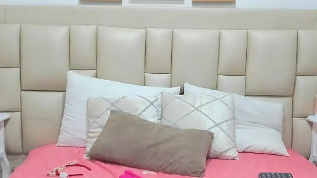 SkinnyGirl 28 online show from January 17, 7:54 pm