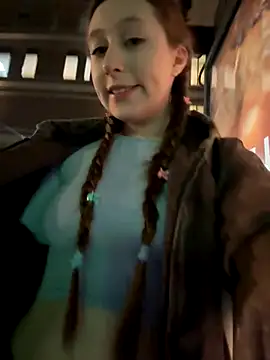 FroggyAnna online show from November 11, 3:20 pm