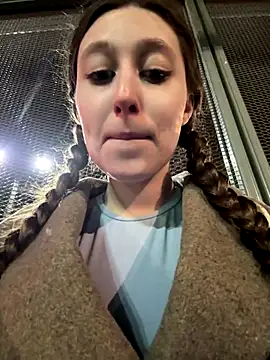 FroggyAnna online show from October 12, 5:26 pm