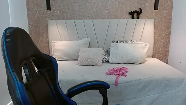 Snapshot of AliceSmiith_ chatting on September 17, 5:33 pm AliceSmiith online show from September 17, 5:33 pm