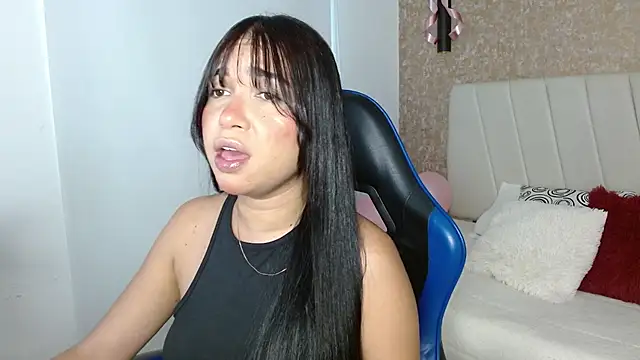 Snapshot of AliceSmiith_ chatting on October 11, 6:21 pm AliceSmiith online show from October 11, 6:21 pm