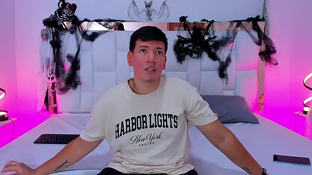 ZoeandEthan online show from October 16, 6:32 pm