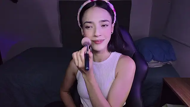 miIa bratz online show from August 4, 11:55 pm