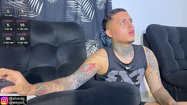 Snapshot of tattoguys_cums chatting on September 20, 11:14 pm tattoguys cums online show from September 20, 11:14 pm