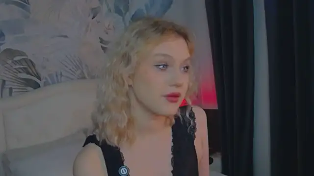 Snapshot of CaitlinSugar chatting on October 20, 4:48 am CaitlinSugar online show from October 20, 4:48 am