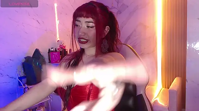 Sophia tf online show from December 4, 1:35 pm