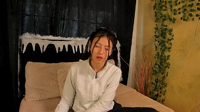 Tiffany Nm online show from December 14, 2:45 pm