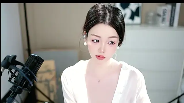 abbyli12 online show from December 18, 4:23 pm