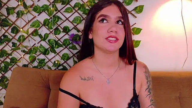 kloe bella online show from November 19, 3:01 pm