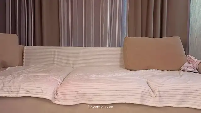 LurleneRamo online show from February 3, 6:40 am