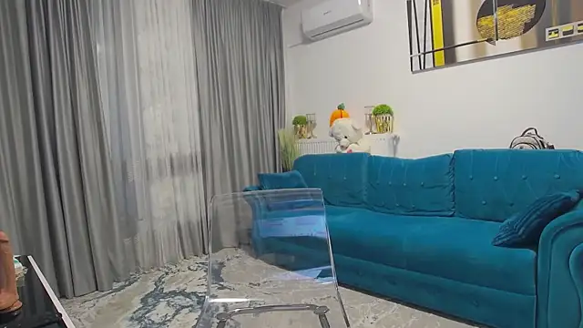 ScarletTemptations online show from October 25, 4:20 am