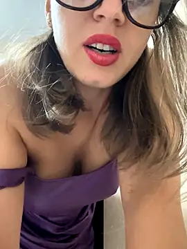 Snapshot of ladywithbigass chatting on September 12, 5:19 am ladywithbigass online show from September 12, 5:19 am