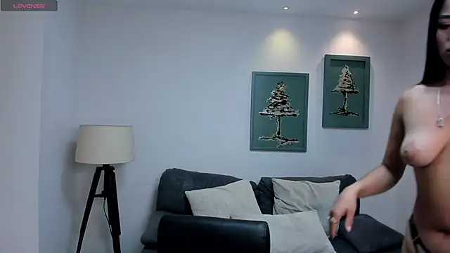 LeahNovac online show from October 19, 5:04 pm