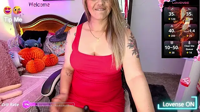 aamanda Queen  online show from October 3, 11:59 am