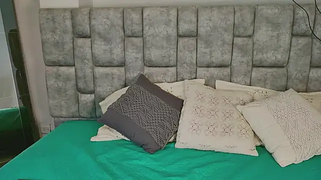 DaniniAnderson online show from April 11, 6:30 am