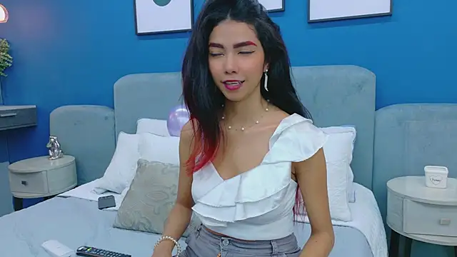 luna roja25 online show from October 6, 10:25 pm