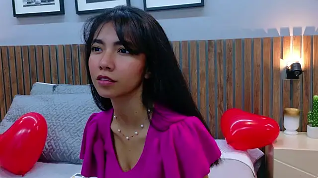 luna roja25 online show from February 17, 1:21 pm