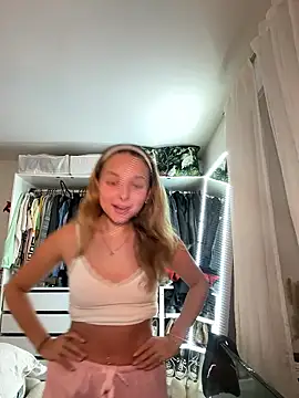 KayleeBella online show from January 13, 10:47 pm