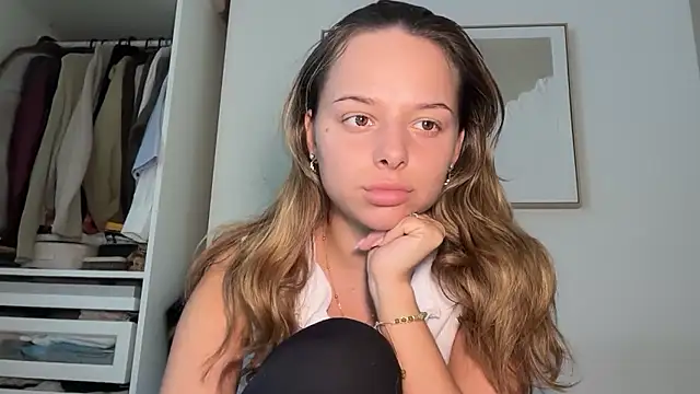 KayleeBella online show from January 17, 4:25 pm