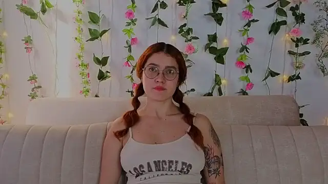 MiaWinxxx online show from October 7, 8:24 pm