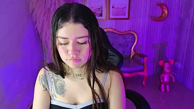 Snapshot of ivy_lodge_s chatting on September 18, 8:40 pm ivy lodge s online show from September 18, 8:40 pm
