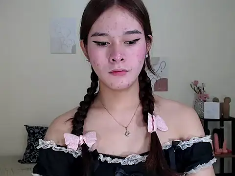 Snapshot of sassymimi69 chatting on October 7, 4:33 pm sassymimi69 online show from October 7, 4:33 pm