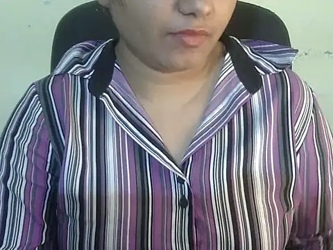 Aanya Hazel online show from November 8, 8:25 pm