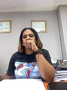 031bubbles online show from April 22, 12:13 pm