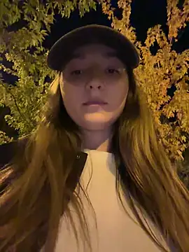 Snapshot of MissMay chatting on September 13, 7:22 pm MissMay online show from September 13, 7:22 pm
