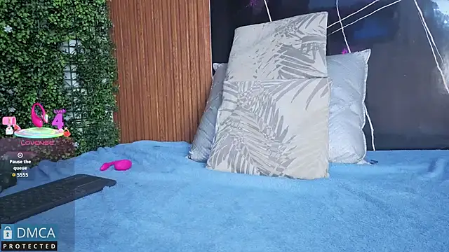 Kiara Zahiri   online show from October 22, 11:04 am