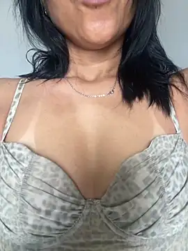 Katianesantos online show from October 28, 1:17 pm