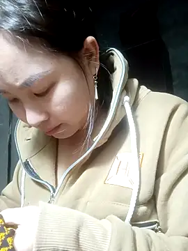 suki-lady online show from November 19, 5:18 am