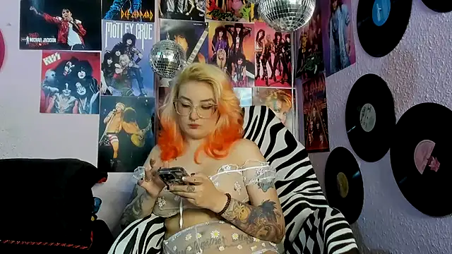 Avril Maria online show from February 22, 7:26 pm