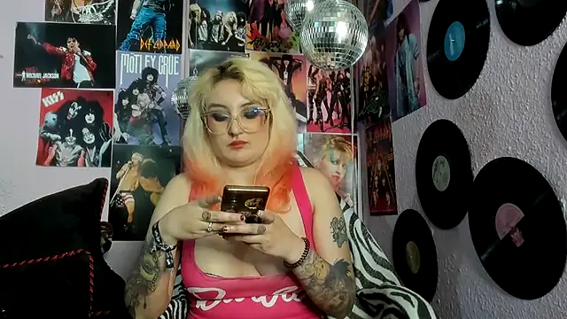 Avril Maria online show from March 21, 10:59 pm