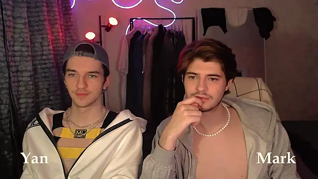 itsyanbb online show from November 8, 3:50 pm