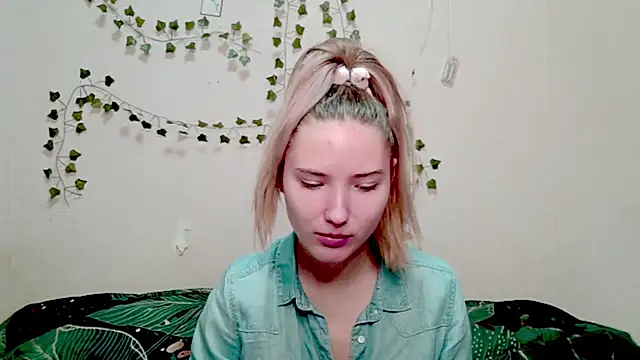  kikiclark   online show from December 5, 2:40 pm