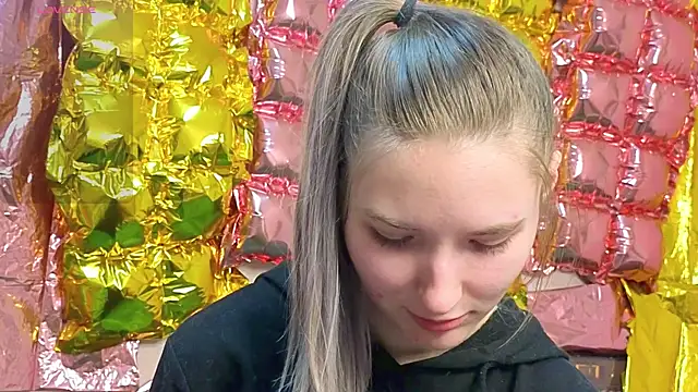  kikiclark   online show from April 19, 8:11 pm