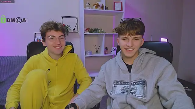 travis wolf  online show from October 11, 7:05 pm