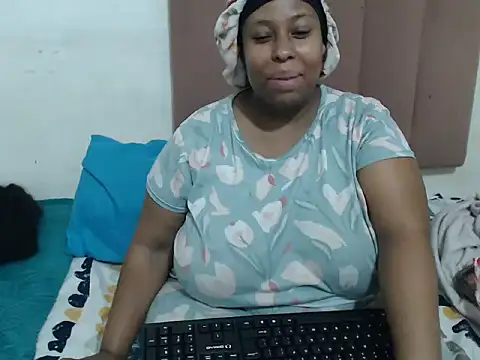 Chubby Queenx255 online show from October 15, 4:04 am