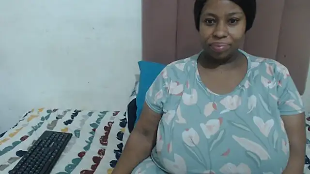 Chubby Queenx255 online show from November 22, 4:04 am