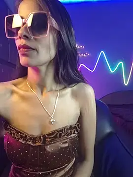 royeoy22 online show from April 3, 2:37 pm