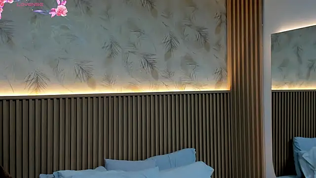 Liss-Reyes online show from June 11, 12:24 pm