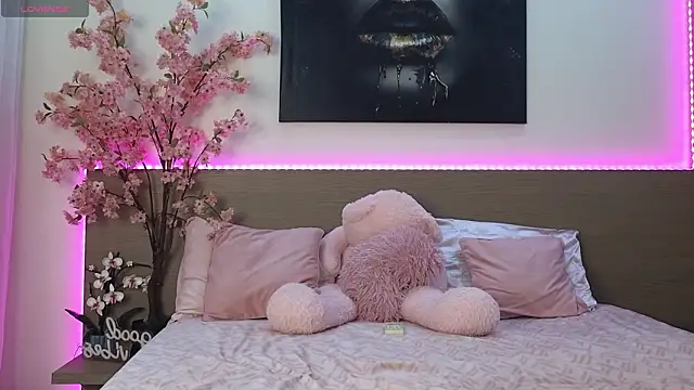 anexblondie online show from February 8, 4:00 pm