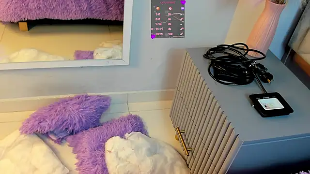 Mia Valentine  online show from March 9, 8:12 pm