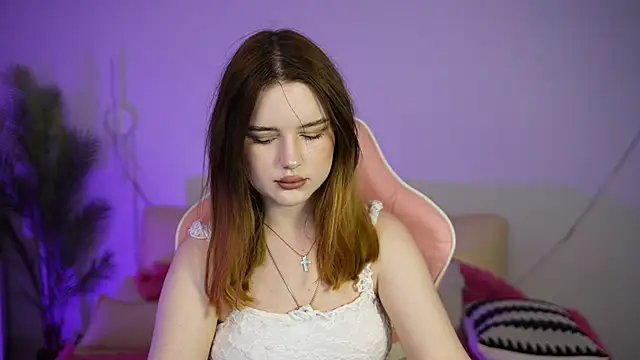 Snapshot of MilanaMoons chatting on September 13, 12:13 pm MilanaMoons online show from September 13, 12:13 pm