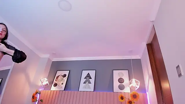 Nina Ford online show from April 15, 3:18 am