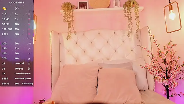 MissMahala  online show from October 31, 8:35 pm